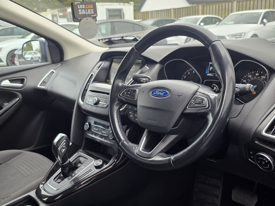 2015 Ford Focus - image 11