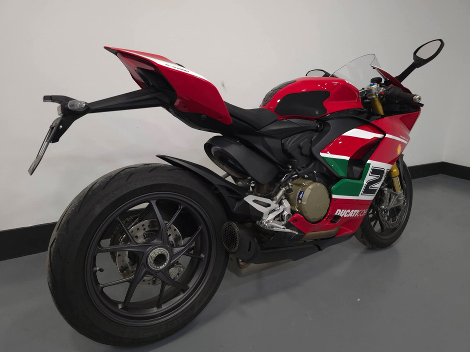 2023 Ducati Panigale - image 4