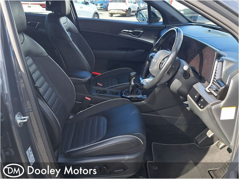 2022 Kia Sportage - image 11