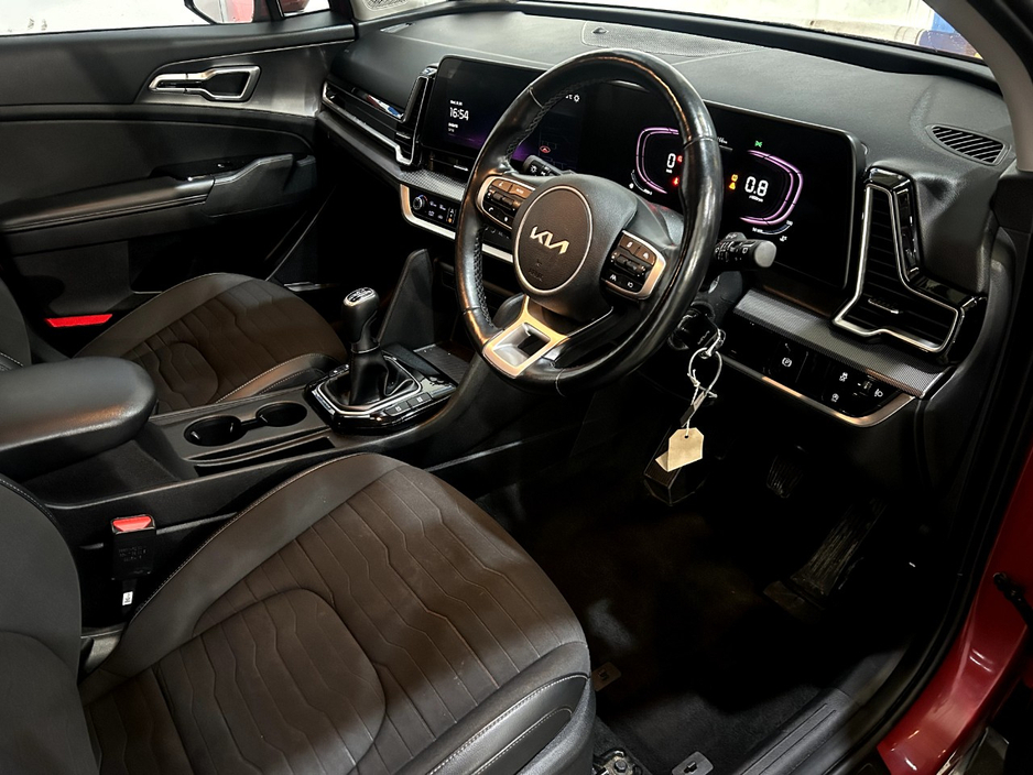 2022 Kia Sportage - image 10