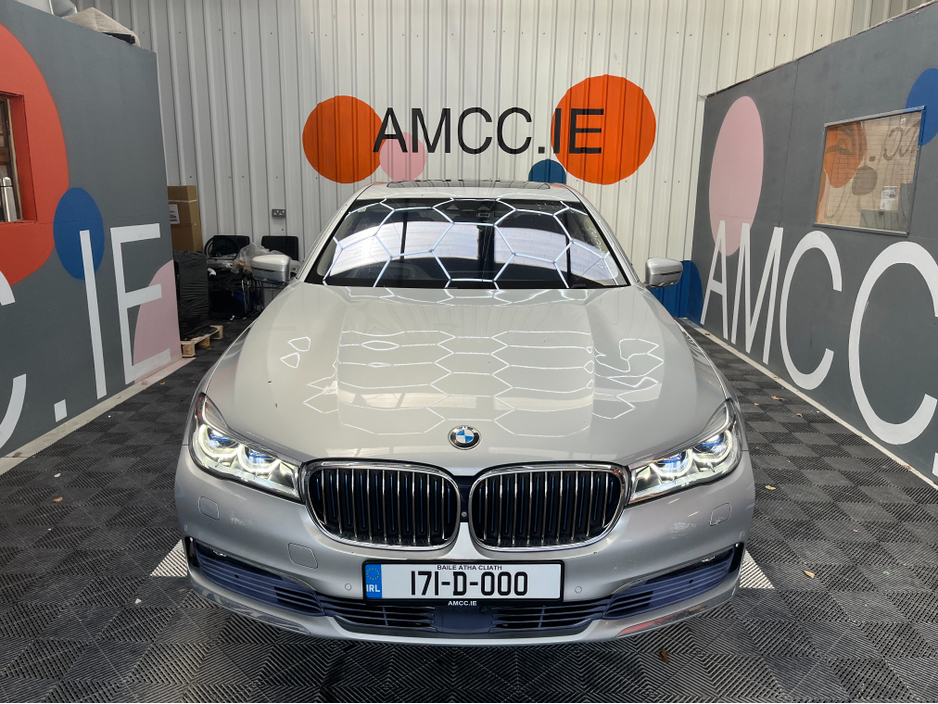2017 BMW 7 Series - image 6