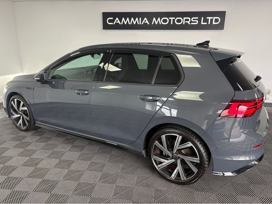 2023 Volkswagen Golf - image 2