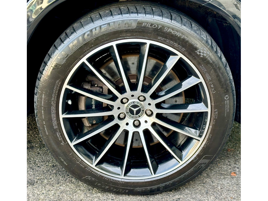 2022 Mercedes-Benz GLE Class - image 9