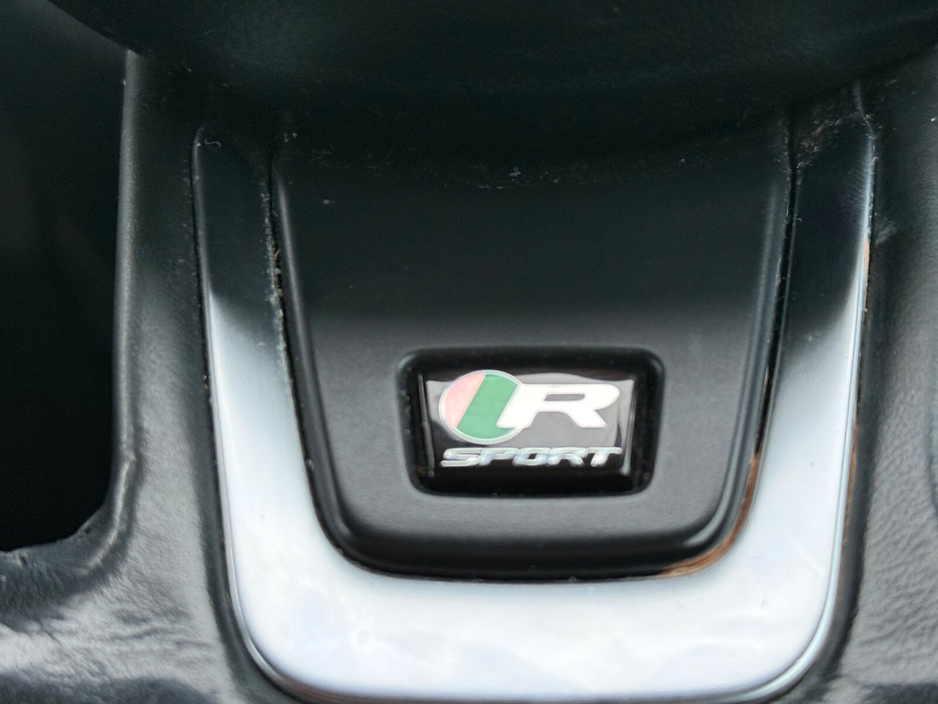 2017 Jaguar XF - image 15