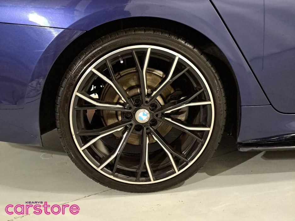 2017 BMW 5 Series - image 14