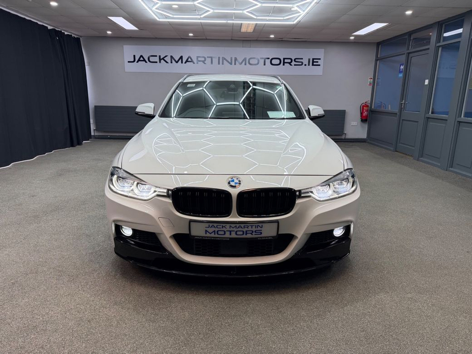 2017 BMW 3 Series - image 2