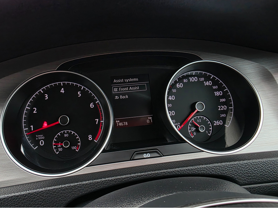 2015 Volkswagen Golf - image 20