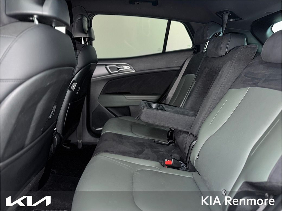 2025 Kia Sportage - image 8