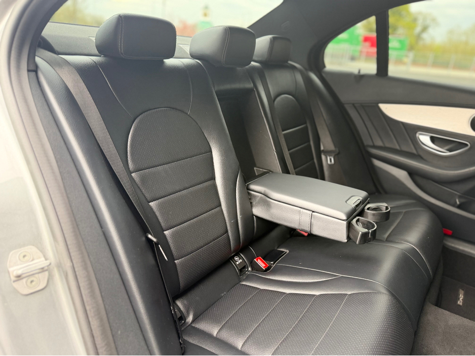 2015 Mercedes-Benz C Class - image 27