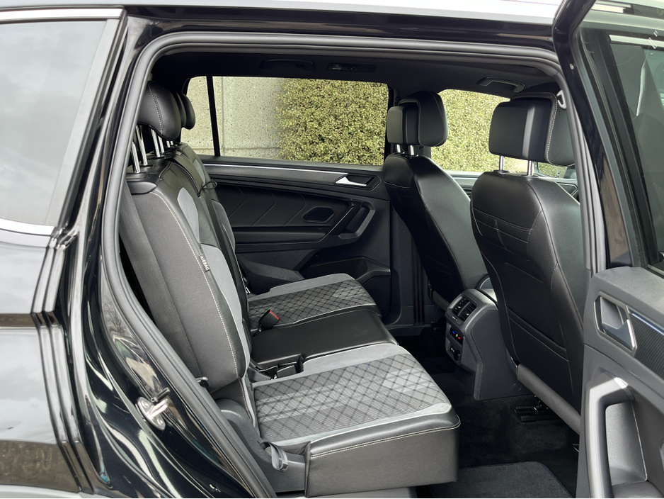 2023 Volkswagen Tiguan Allspace - image 12