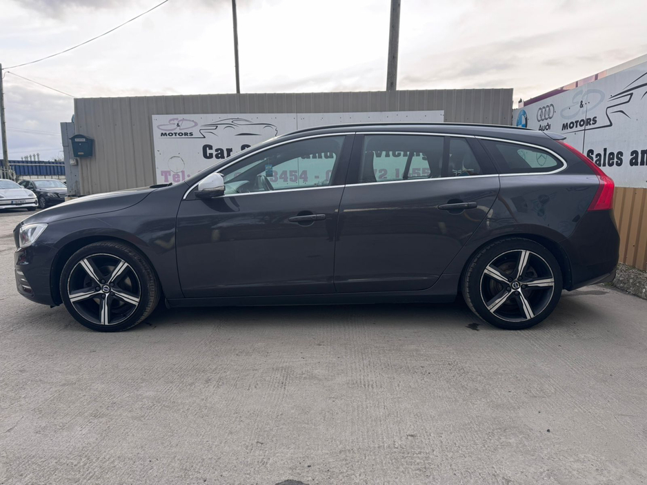 2016 Volvo V60 - image 3