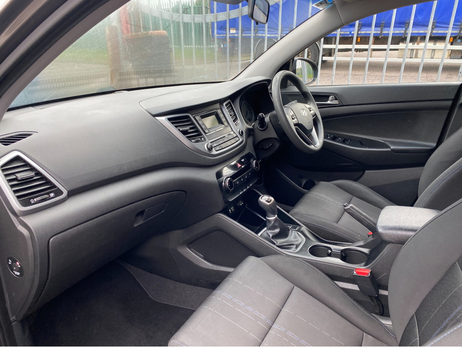 2017 Hyundai Tucson - image 12