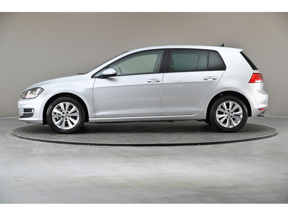 2016 Volkswagen Golf - image 5