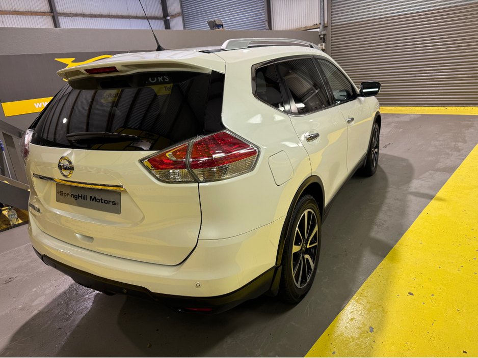 2017 Nissan X-Trail - image 4