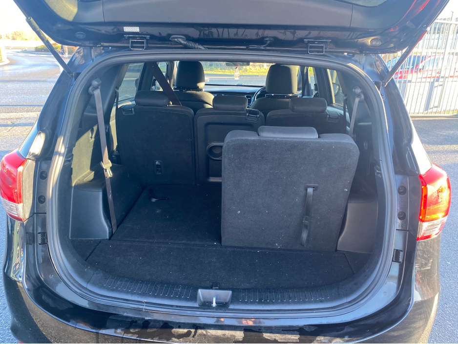 2017 Kia Carens OR RONDO EX 5DR €11,900