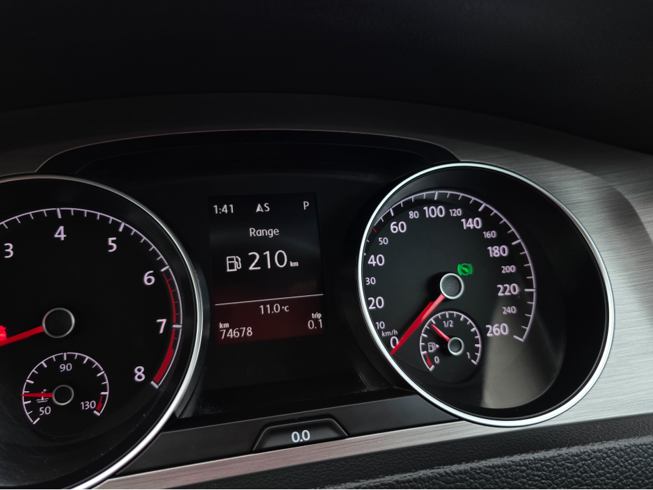 2015 Volkswagen Golf - image 11