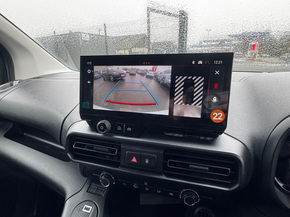 2025 Opel Combo - image 18