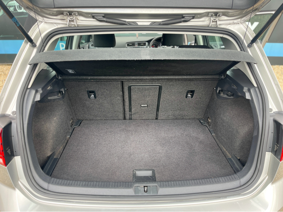 2017 Volkswagen Golf - image 21