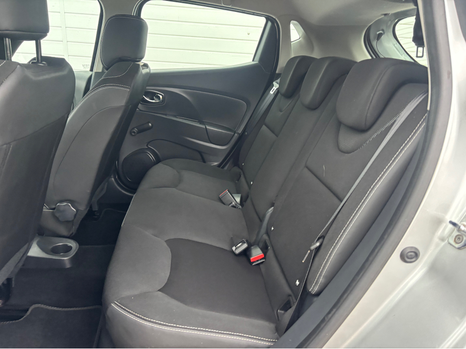 2015 Renault Clio - image 14