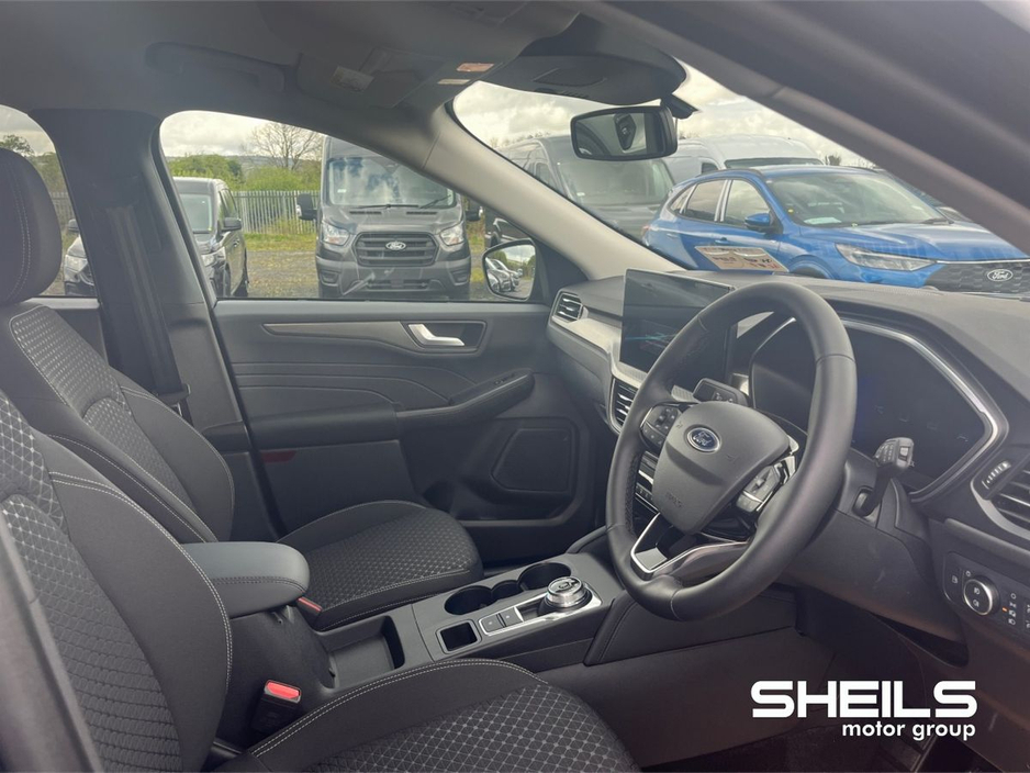 2025 Ford Kuga - image 11