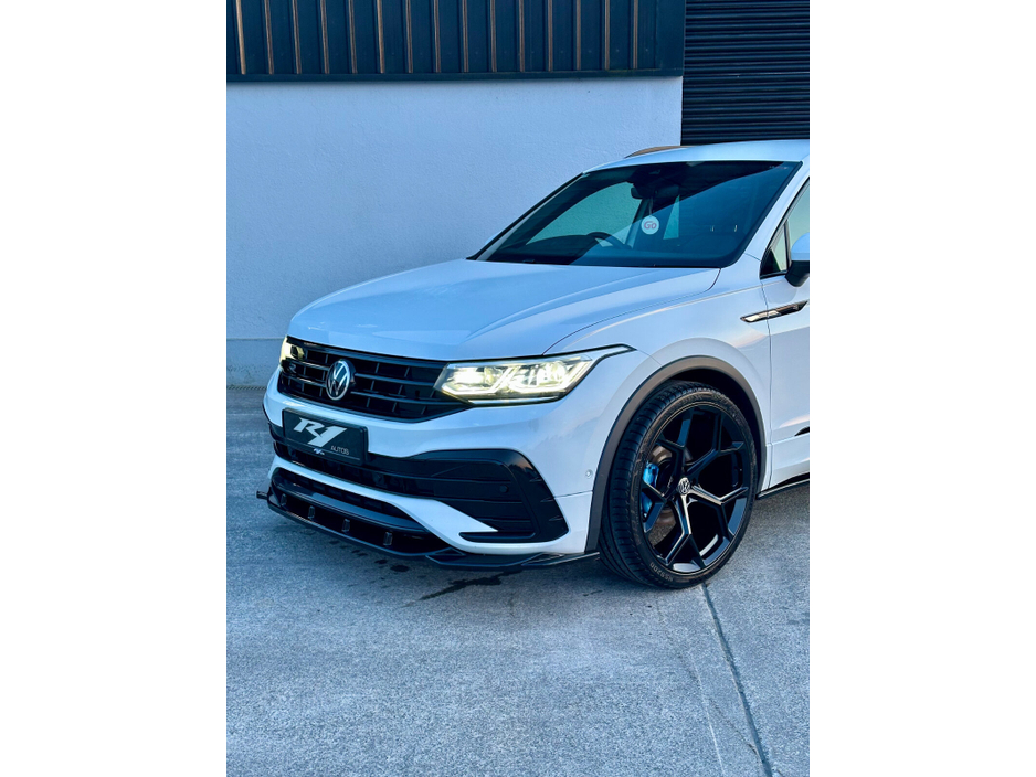 2020 Volkswagen Tiguan - image 2