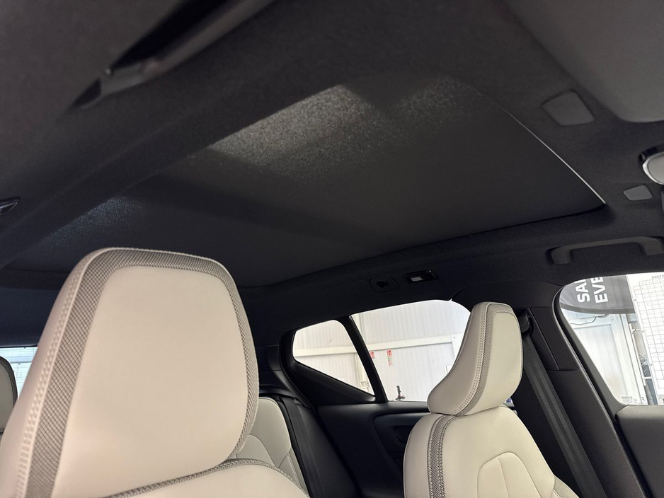 2026 Volvo EX40 - image 22