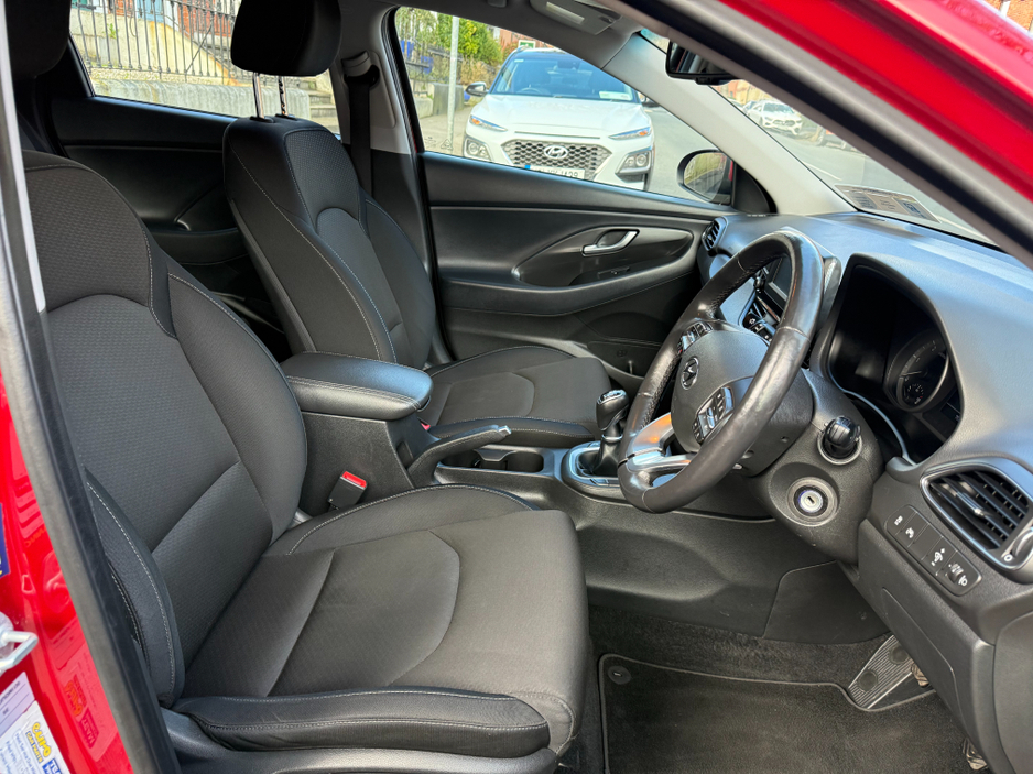 2017 Hyundai i30 - image 13