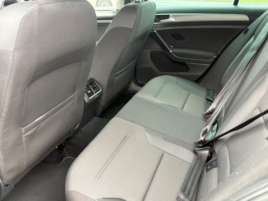 2017 Volkswagen Golf - image 13