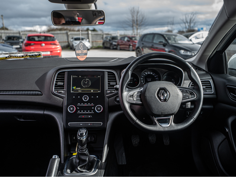 2019 Renault Megane - image 6