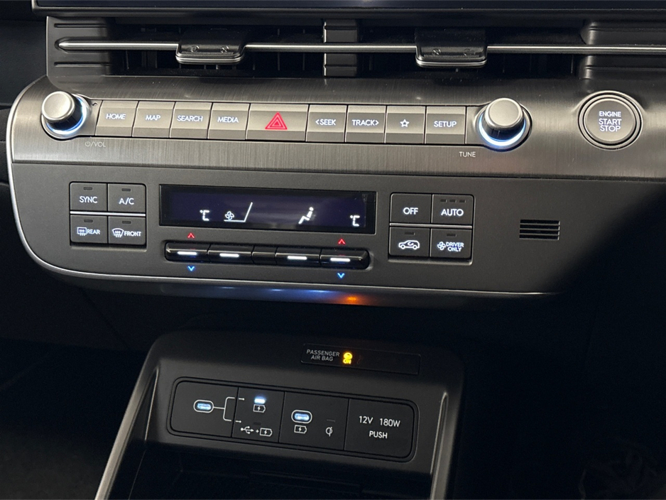 2024 Hyundai Kona ELEGANCE 48KWH**DIGITAL DASH**TOUCH SCREEN MEDIA**APPLE CAR PLAY**DUAL CLIMATE**MULTIFUNCTIONAL STEERING WHEEL**CRUISE CONTROL**HEATED SEATS**HEATED STEERING WHEEL**REVERSE CAMERA**PARKING SENSORS** €31,995