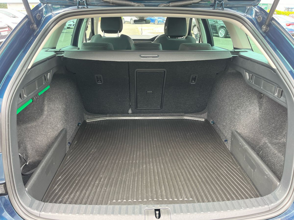 2023 Skoda Octavia - image 20