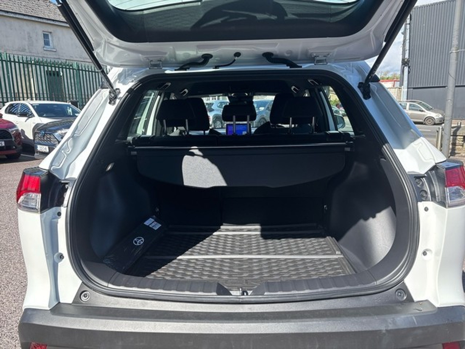 2024 Toyota Corolla Cross - image 10