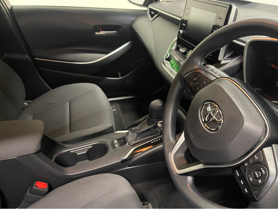 2021 Toyota Corolla - image 5
