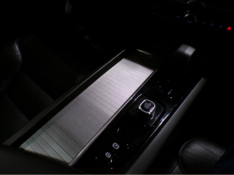 2023 Volvo XC60 *2023*ONLY 18,000 MILES*VOLVO XC60 RECHARGE 2.0 T6 350 PHEV AWD CORE BRIGHT EDITION*FULL VOLVO SERVICE HISTORY*PAN-SUNROOF*VOLVO ALLOY WHEELS*2 KEYS*FULL LEATHER HEATED SEATS*LANE PROTECTION*ACTIVE BR €47,900