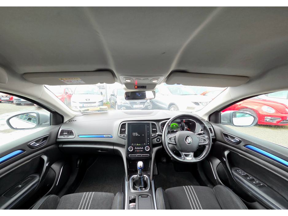 2019 Renault Megane - image 11