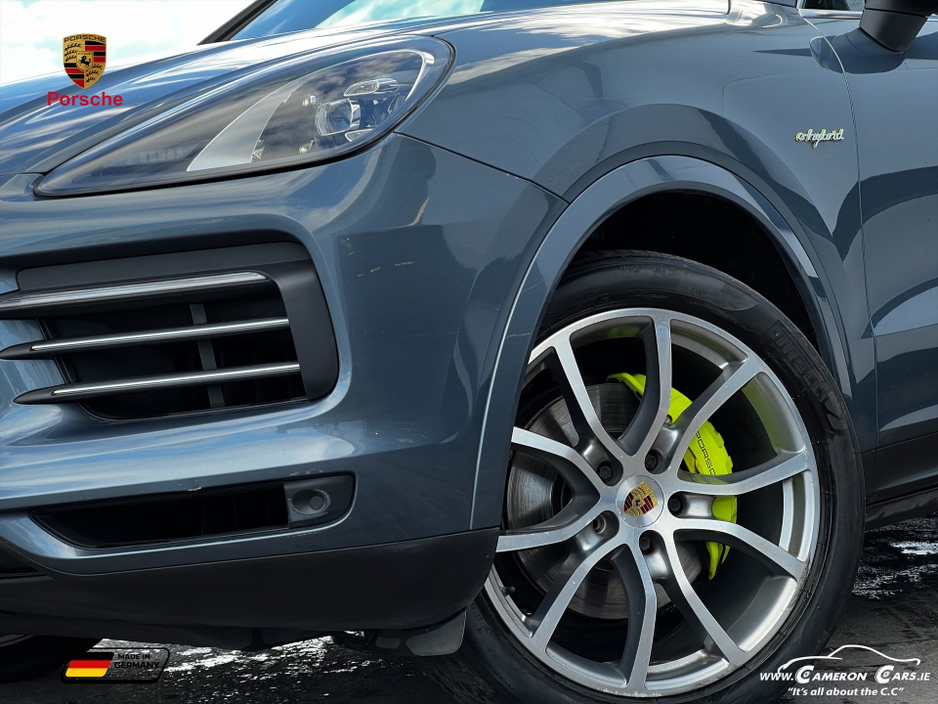 2020 Porsche Cayenne - image 34