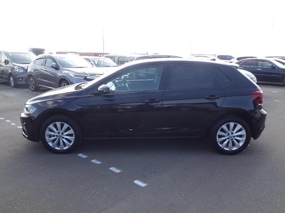 2019 Volkswagen Polo - image 2