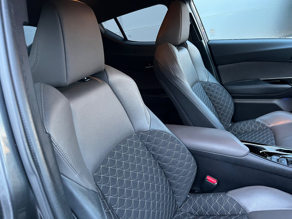 2023 Toyota C-HR 1.8 HYBRID SOL €26,950