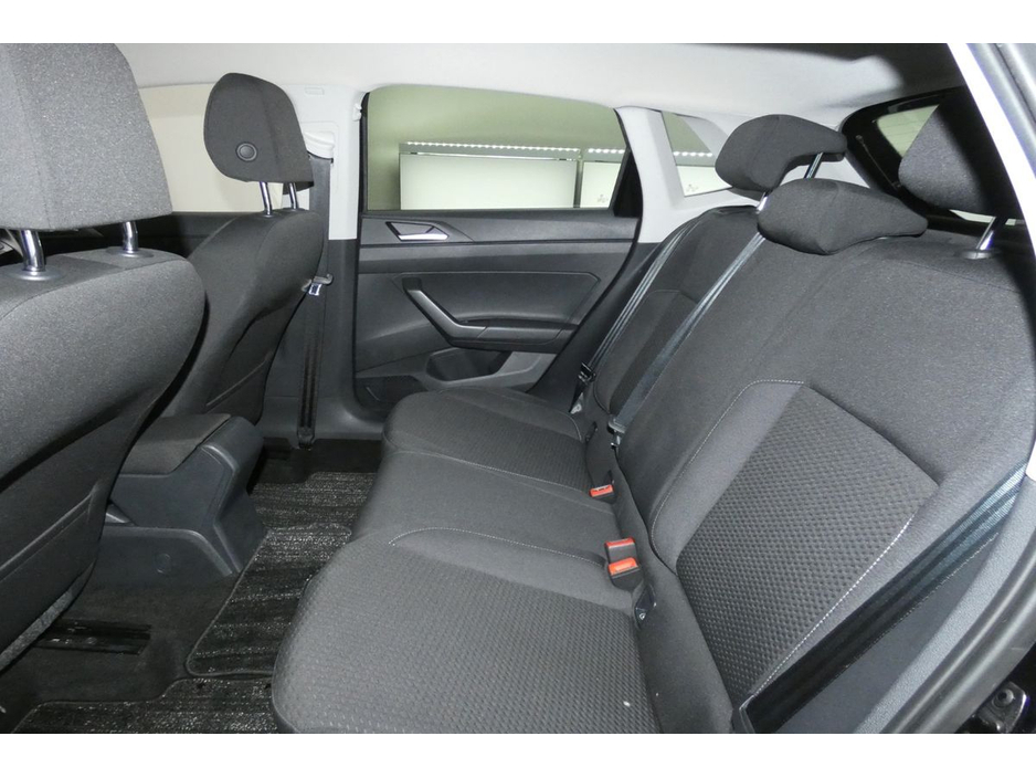 2018 Volkswagen Polo - image 16