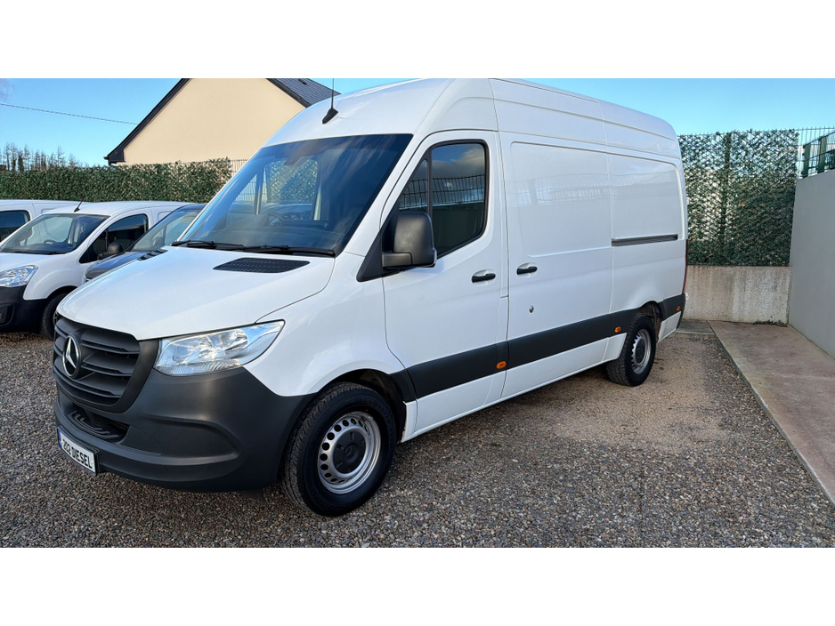2020 Mercedes-Benz Sprinter - image 2