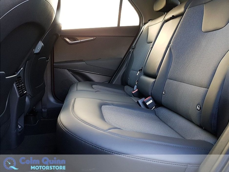 2023 Kia Niro - image 9