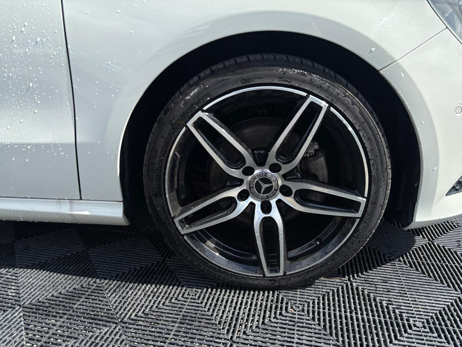 2015 Mercedes-Benz A Class - image 3