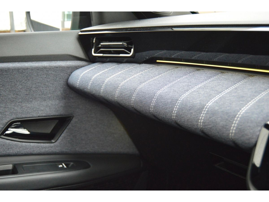 2025 Renault 5 Techno 52kWh 150hp, 2 Tone Roof €30,995