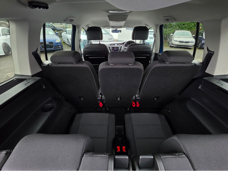 2016 Volkswagen Touran - image 13