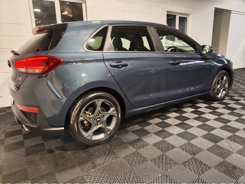 2022 Hyundai i30 - image 20