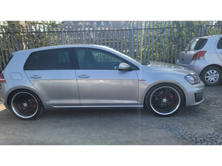 2014 Volkswagen Golf - image 7