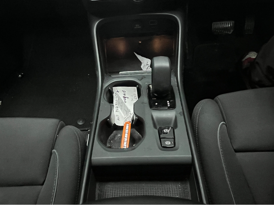 2021 Volvo XC40 €30950 2021 VOLVO XC40 RECHARGE PLUG-IN HYBRID T5 1.5 AUTOMATIC / CRUISE CONTROL / 360° PARKING CAMERA / ELECTRIC MEMORY & HEATED SEATS / HEATED STEERING WHEEL / APPLE CARPLAY €30,950