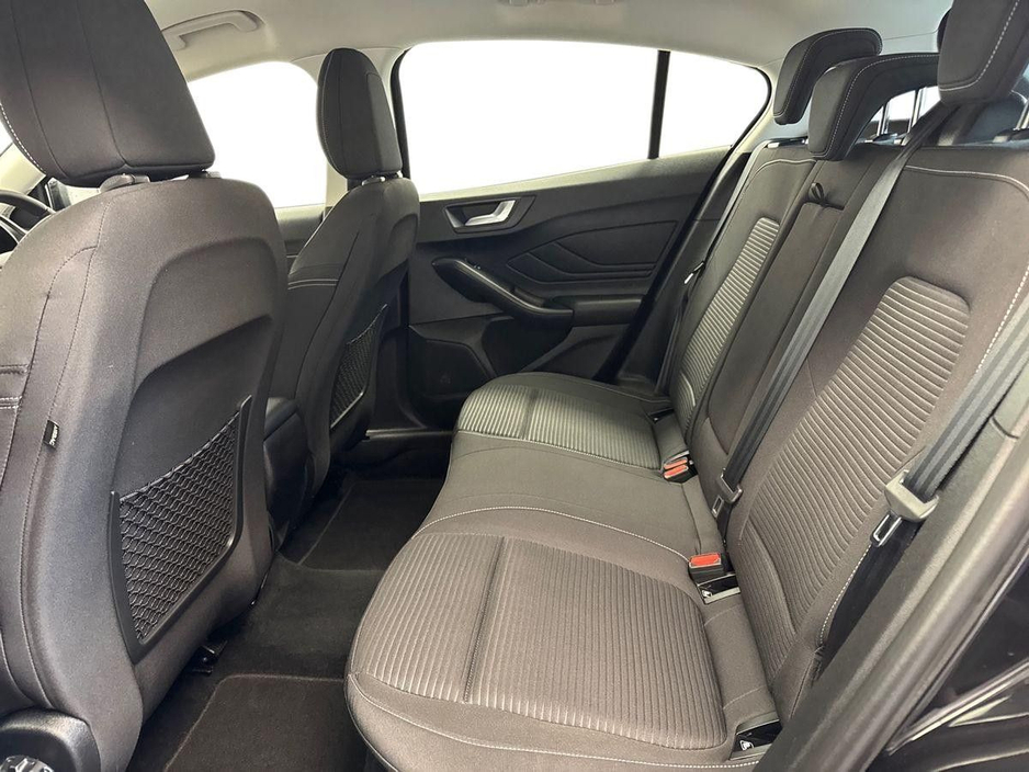 2020 Ford Focus - image 10