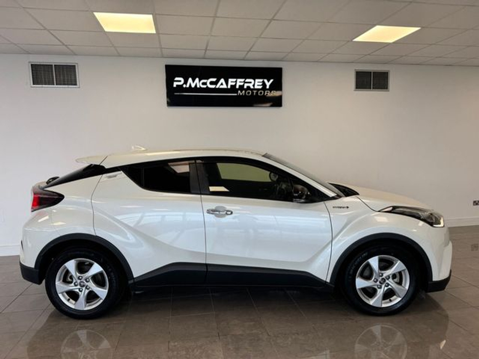 2018 Toyota C-HR 1.8 HYBRID LUNA €17,350