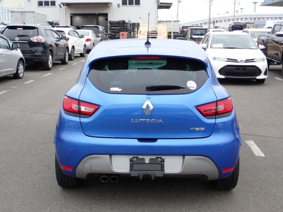 2014 Renault Clio - image 5